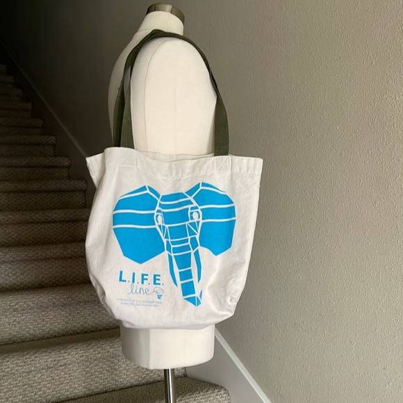 Canvas tote with elephant print for Charity - Picture 1 of 5